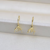 S925 sterling silver baroque claw ear hook shaped pearl ear hooks for women pearl earring holder